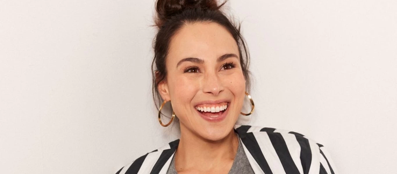 Σάλος με τα ρατσιστικά σχόλια της ανιψιάς της Κ.Χάρις: «Οι λευκοί βίαιοι άντρες συνιστούν μεγάλη απειλή»